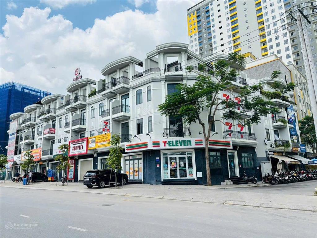 Nhà phố mặt tiền đường thống nhất, trái tim khu đô thị bcons city, thanh toán 3 tỷ nhận nhà ngay