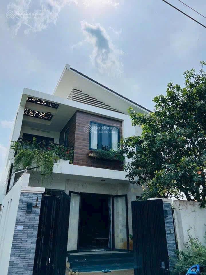 Biệt thự tp bà rịa 9,5 tỷ ngợp p long toàn tp bà rịa 205m2 full thổ cư