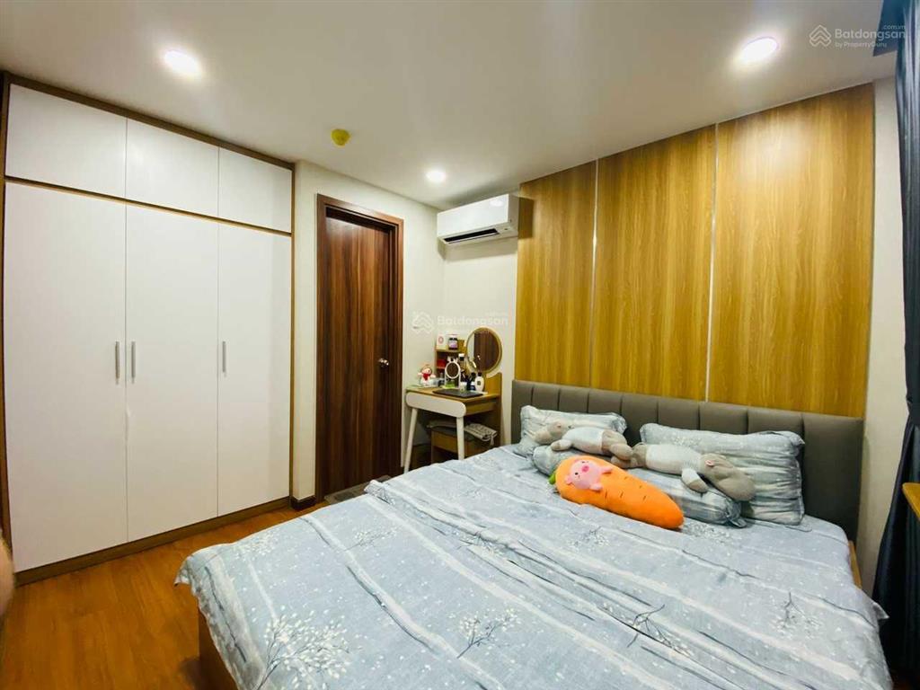 Cho thuê căn hộ 1pn + 49m2 giá 3,8tr, có ban côgn rộng rãi có căn 49m2 ở, full nt 5 triệu