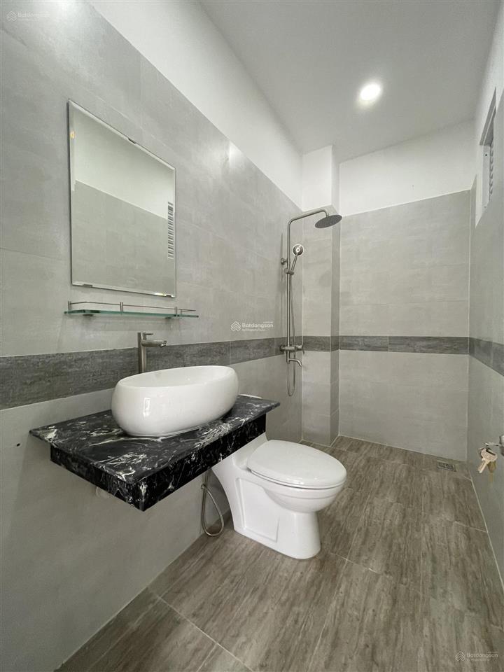 Phòng ở liền 2tr/th, wc, ban công riêng kdc hà huy giáp