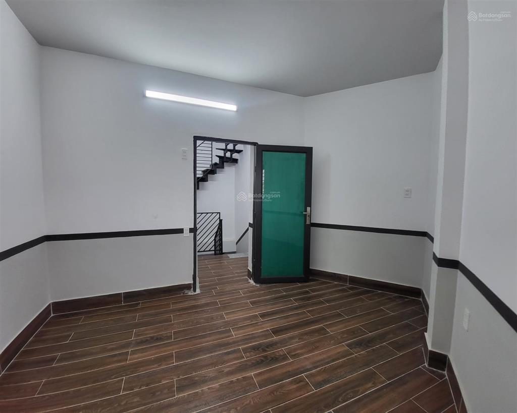 Phòng trọ cao cấp 2tr wc, bếp riêng, sân thượng, sân trước