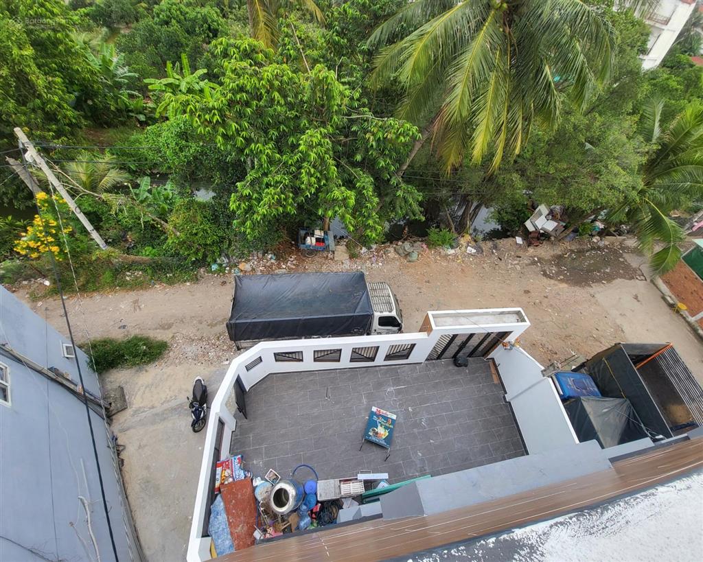 Phòng trọ cao cấp 2tr wc, bếp riêng, sân thượng, sân trước