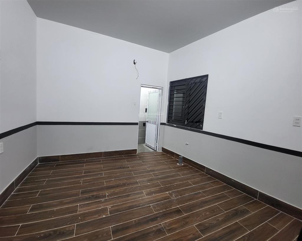 Phòng trọ cao cấp 2tr wc, bếp riêng, sân thượng, sân trước