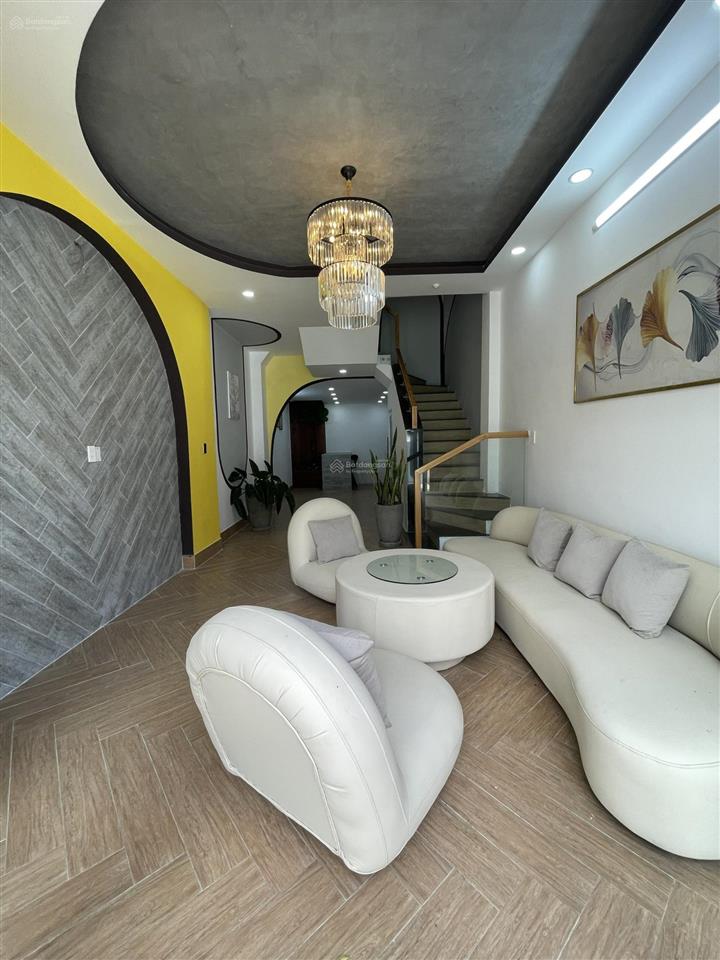 Phòng trọ cao cấp 30m2 wc riêng, ban công riêng. 2.6tr