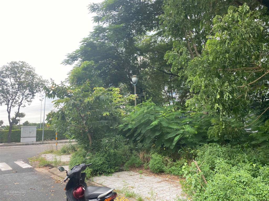 Kẹt ngân hàng cần bán gấp nền sổ đỏ, 7x20, sát trường đại học, đường thông, vị trí đẹp