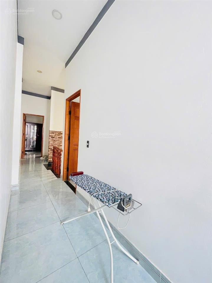 Chủ bán nhà trệt lầu đường bê tông 5 m, cách siêu thị bigc tâm 600 m tại phường đông hòa