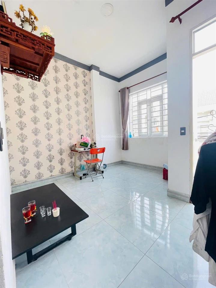 Chủ bán nhà trệt lầu đường bê tông 5 m, cách siêu thị bigc tâm 600 m tại phường đông hòa
