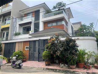 Bán gấp biệt thự 3 lầu hạ 3ty từ 15ty còn 12.2ty ngày lang đai học qg tphcm .gần metro 15x14m