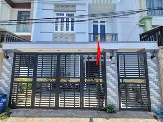 Chính chủ gởi bán nhà trệt 3 lầu, ở phạm hữu lầu, dĩ an. đường 5m. có 3pn, 2wc, sân ô tô 7c.