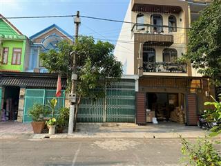 Chính chủ cần bán nhà đông hoà, dĩ an. đường nhựa thông.gầntrường học c1,c2. dt 100m. 2pn, 2wc.