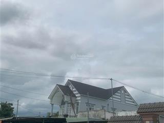 Bán nhà mái thái và phòng trọ có thu nhập 17tr/dt 370m2 măt tiền đường dh418 khánh bình tân uyên