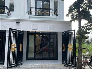 Chỉ cần 1 tỷ nhận nhà 72m2 4,5x16m kcn nam tân uyên phường uyên hưng, tân uyên bình dương