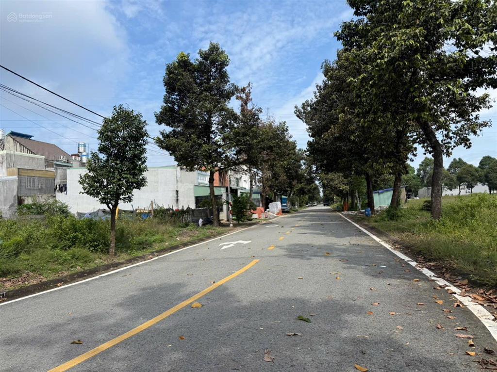 Gia đình e cần bán mấy lô đất mặt tiền đường 81 và 93 khu tái định cư phú chánh d phường phú tân