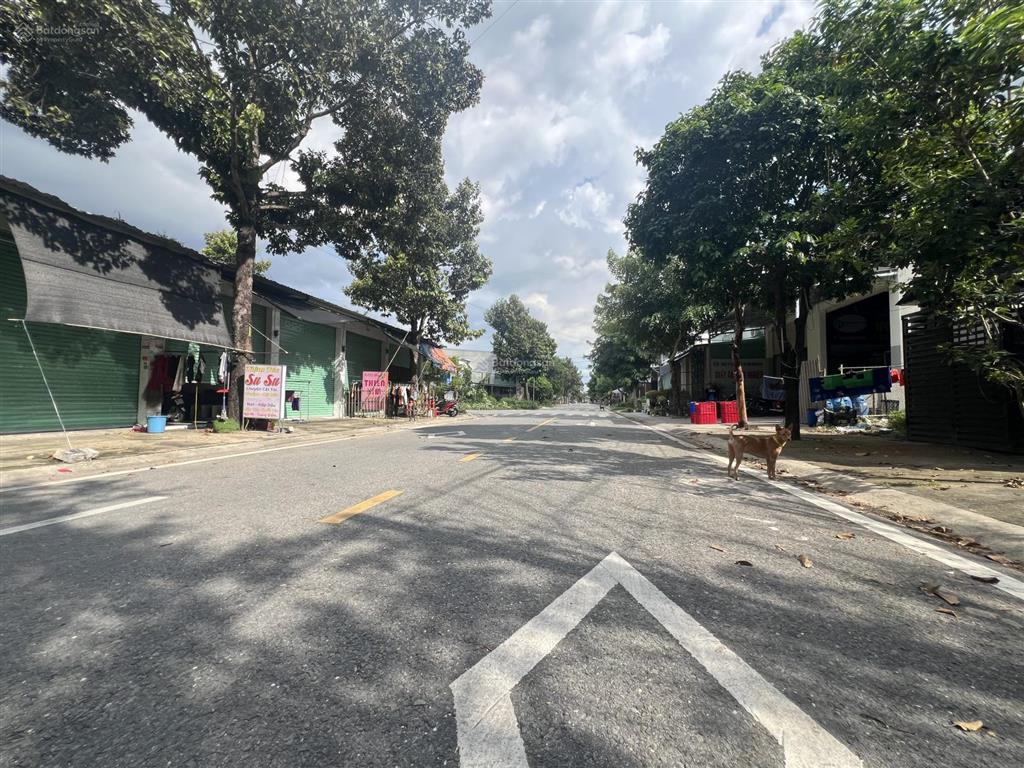 Cần bán gấp có 2 lô đường 51 phú chánh cd vị trí buôn bán ok, dt 8x20 gần chợ