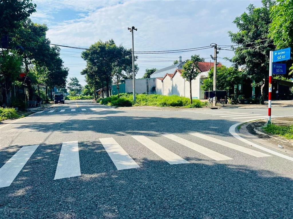 Cần bán gấp lô đất siêu đẹp ngay bên hông công viên đường nhựa 8m thông