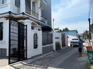 Bán nhà góc 2 mặt tiền mới 100% nguyên giá 4 tỷ cần bán 4 tỷ thuộc phường hiệp an tdm bình dương
