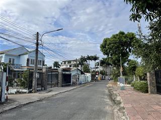 8.8 x 12.9  một nền giá rẻ tại 1/đx105