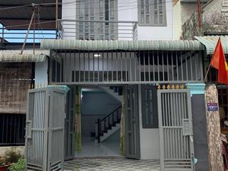 Nhà lầu gần bệnh viện dĩ an giá 2 tỷ 980 triệu