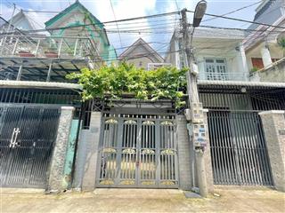 Nhà lầu đường xe hơi gần hội trường nhân dân đông hòa giá 4 tỷ 200 triệu