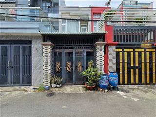 Nhà lầu sân xe hơi gần nhà thờ dĩ an 1, giá 4 tỷ 800 triệu