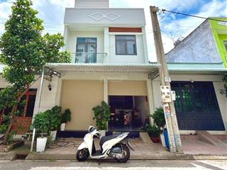 Nhà lầu gần ngã tư chiêu liêu giá 3 tỷ 600 triệu