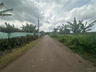 Bán 700m2 đất vườn bảo quang long khánh đồng nai giá 1ty150  0945 291 ***