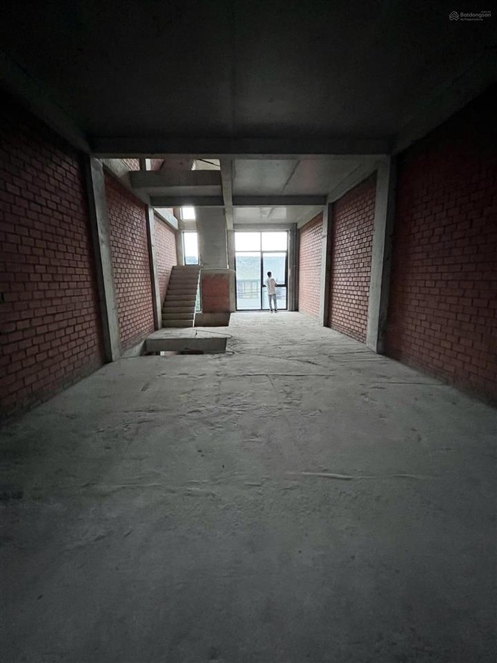 Hàng đầu tư cực tốt, shophouse 2 mặt tiền đường vành đai 4, ngay đh việt đức