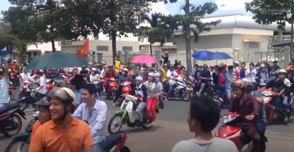 Hạ giá bán cặp nhà trọ lầu, giá tốt trong khu dân cư việt sing