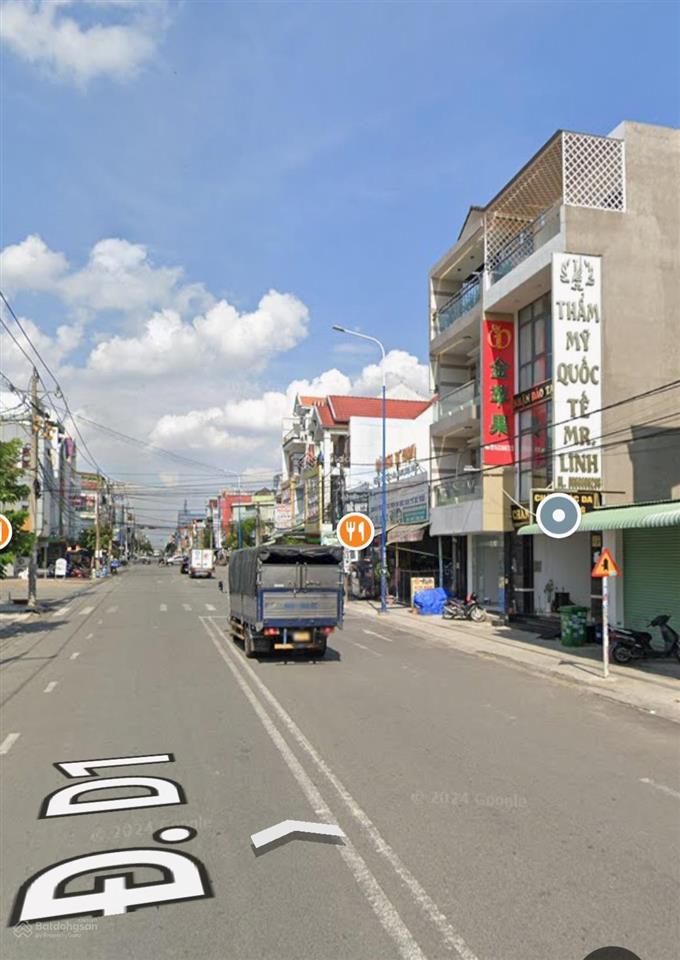 Hạ giá bán nhà lầu mặt tiền kinh doanh đường chính d1 trong kdc giá tốt.