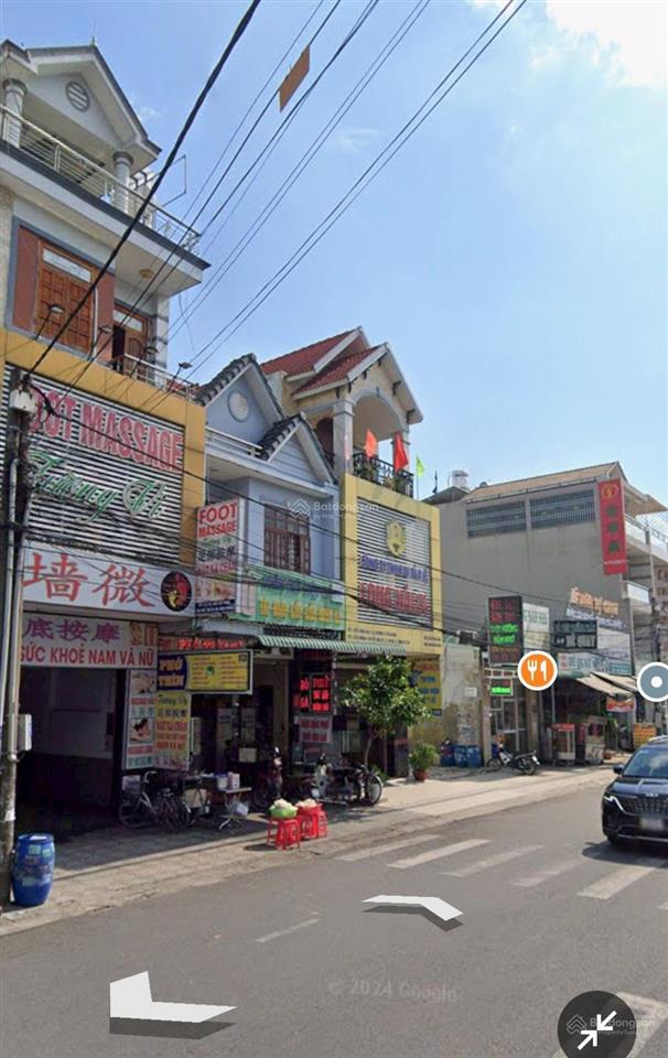 Hạ giá bán nhà lầu mặt tiền kinh doanh đường chính d1 trong kdc giá tốt.