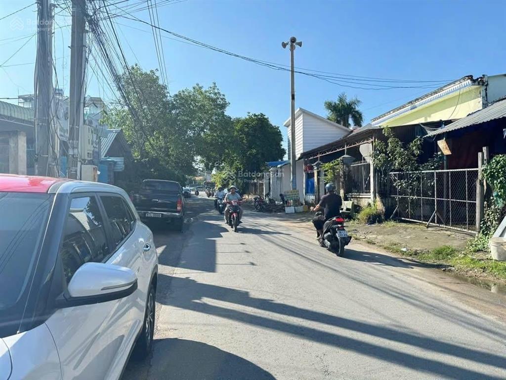 Đất mặt tiền nhựa 5m dx057 phú mỹ, dt 4m5x25(60m2 thổ cư) giá 2tỷ790 tl