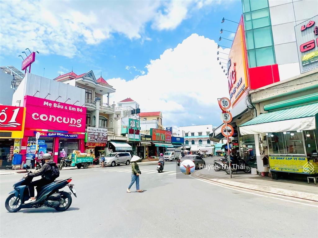 Ôm chủkèo thơmlô 2 mặt tiền trước saugiá rẻ nhất bình dương 780 triệu sổ hồng riêng