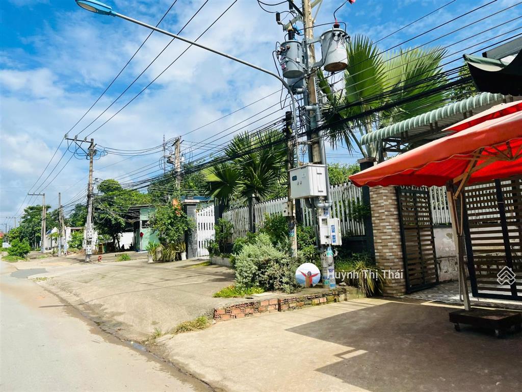 Chủ ngộp bán ngay lô góc 3 mặt tiền kinh doanh mua bán mở quán coffee