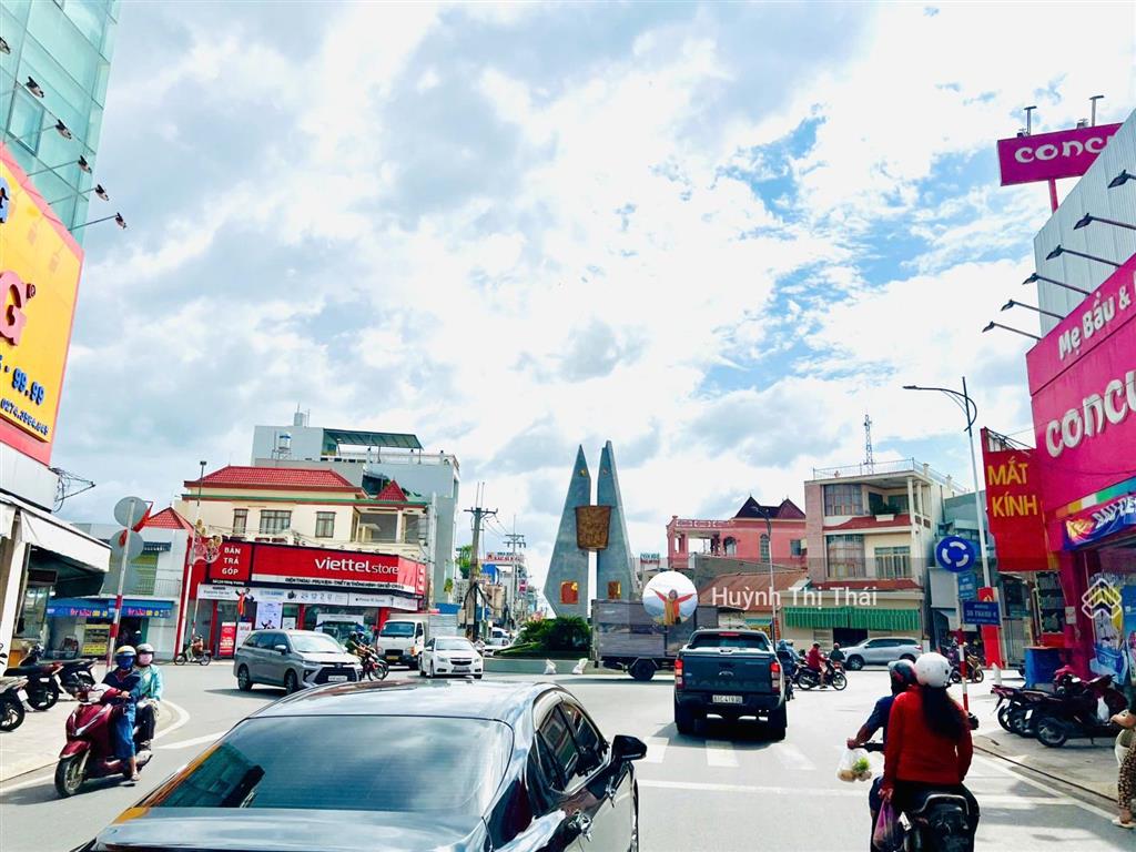 Chủ ngộp bán ngay lô góc 3 mặt tiền kinh doanh mua bán mở quán coffee