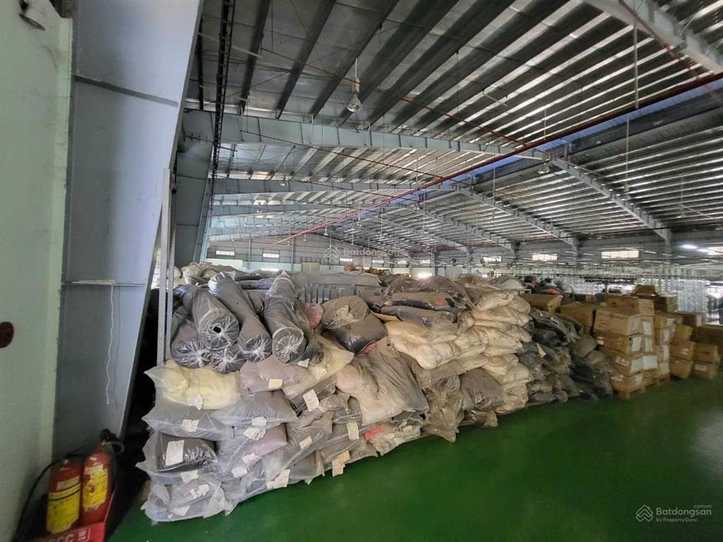 Cần bán lô đất 20 000m2 trong đó có 5.000m2 nhà xưởng trong khu nghiệp bình dương