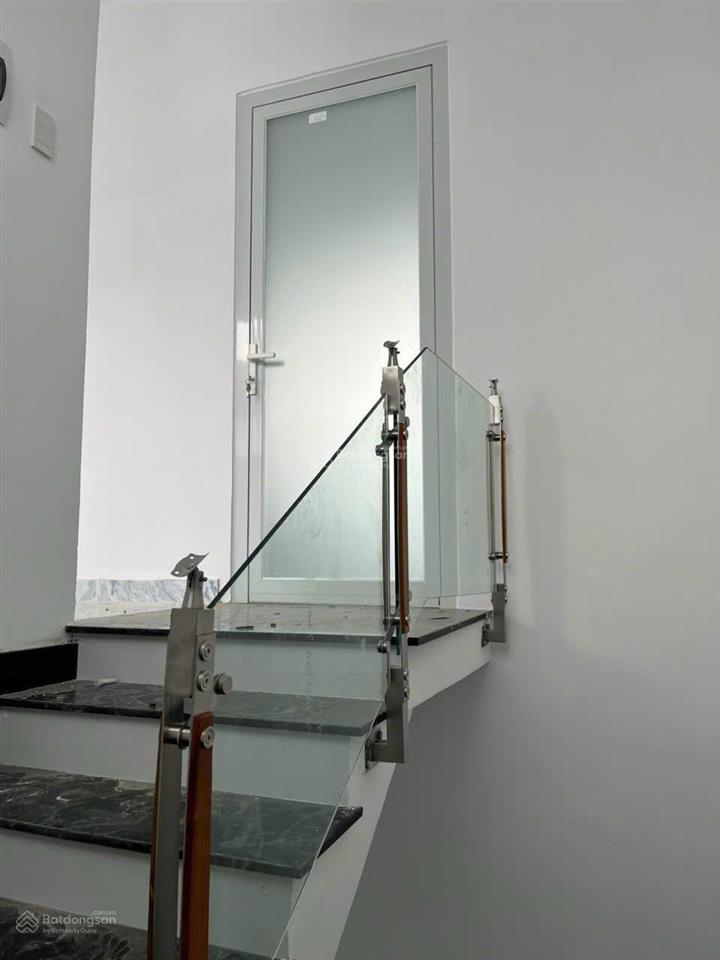 Bán nhà 1 trệt 2 lầu suncasa hoà phú dt 5x16 nhà thô giá 3 tỷ sổ hồng riêng