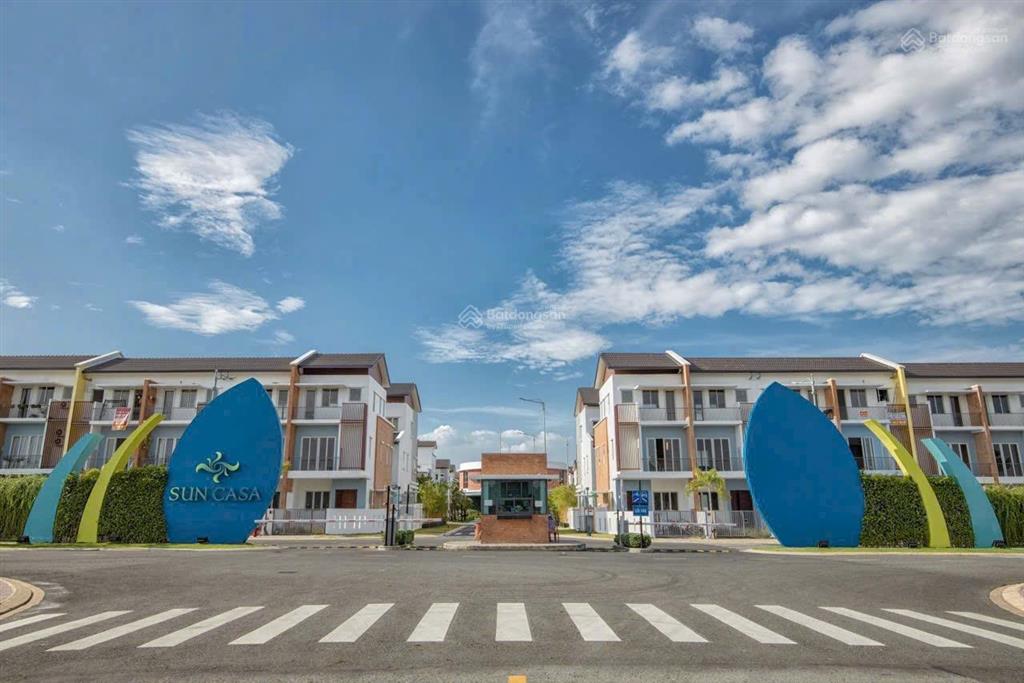 Bán nhà 1 trệt 2 lầu suncasa hoà phú dt 5x16 nhà thô giá 3 tỷ sổ hồng riêng