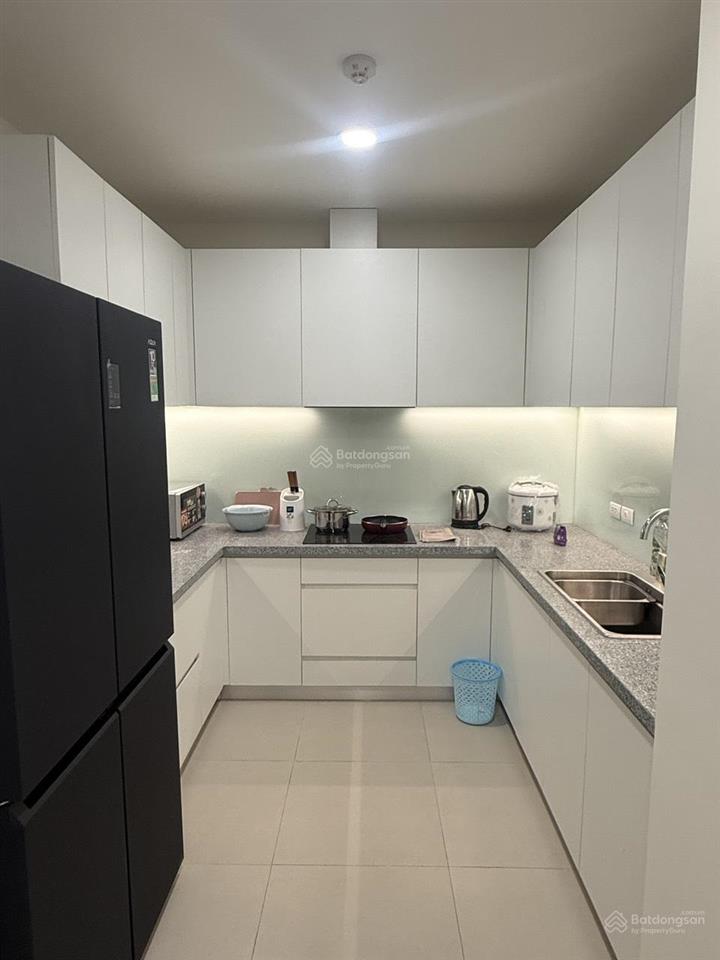 Cho thuê the glory tp mới 2pn  2wc  82m2 view hồ bơi giá thuê 20tr/tháng (bao gồm phí quản lý)