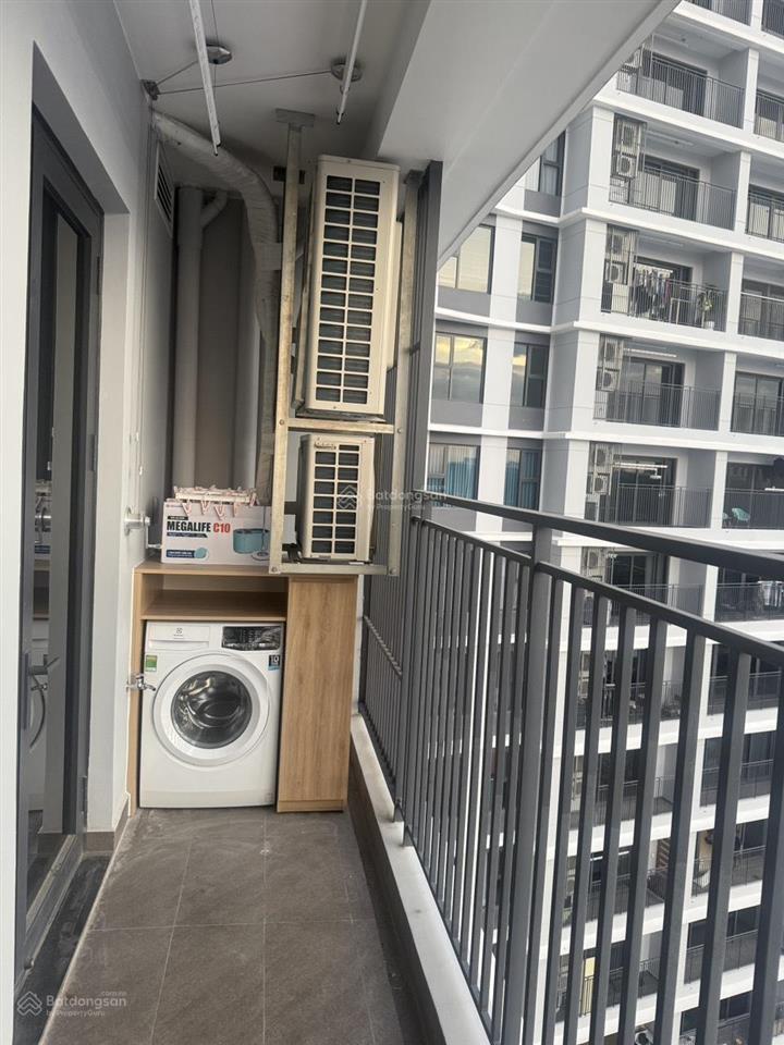 Cho thuê the glory tp mới 2pn  2wc  82m2 view hồ bơi giá thuê 20tr/tháng (bao gồm phí quản lý)