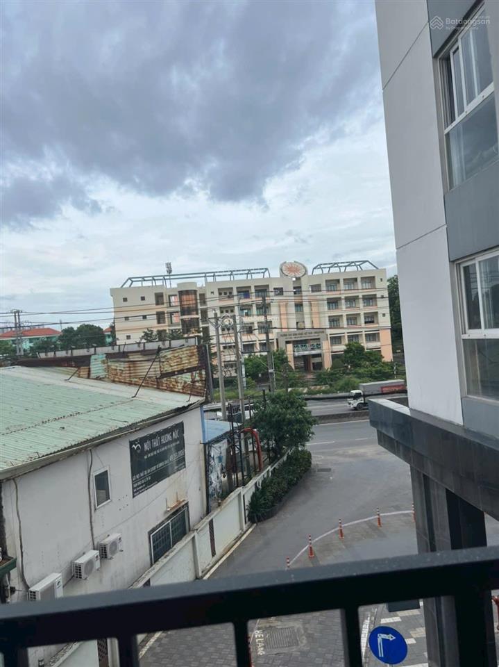 Suất sổ hồng  bán căn hộ luxury residence mặt tiền ql13, gần aeon, vsip1 3pn 2wc 123m2 nhà trống