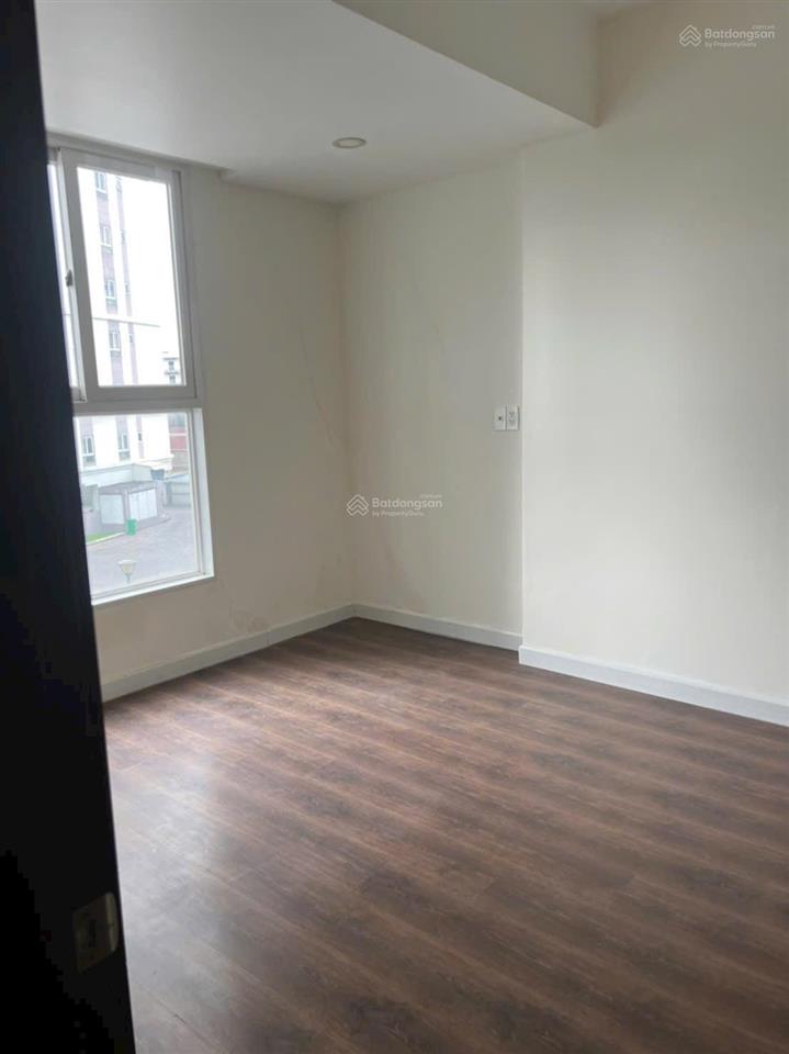 Suất sổ hồng  bán căn hộ luxury residence mặt tiền ql13, gần aeon, vsip1 3pn 2wc 123m2 nhà trống