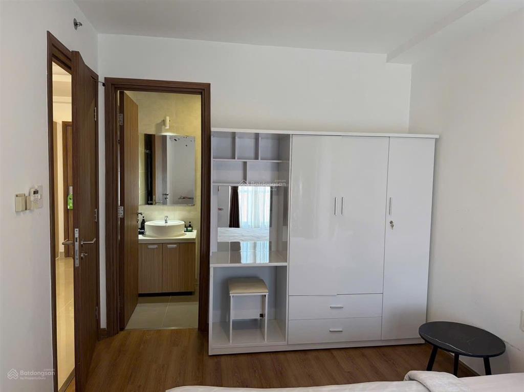 Bán căn hộ theview midori tp mới 61m2 view hồ bơi 1 pn 1p làm việc 2wc tầng trung full nội thất