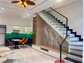 Bán nhà 1 trệt 1 lầu đường nhựa thông 5x22 giá chỉ 3ti250