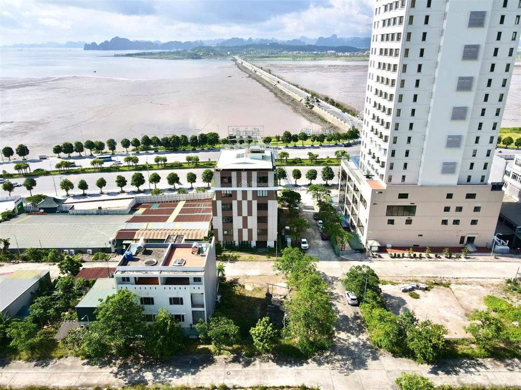 Ô đất tại toyota sau toà nhà hải quan  đối diện cửa ngõ đảo ngọc tuần châu  vị trí đẹp giá đầu tư