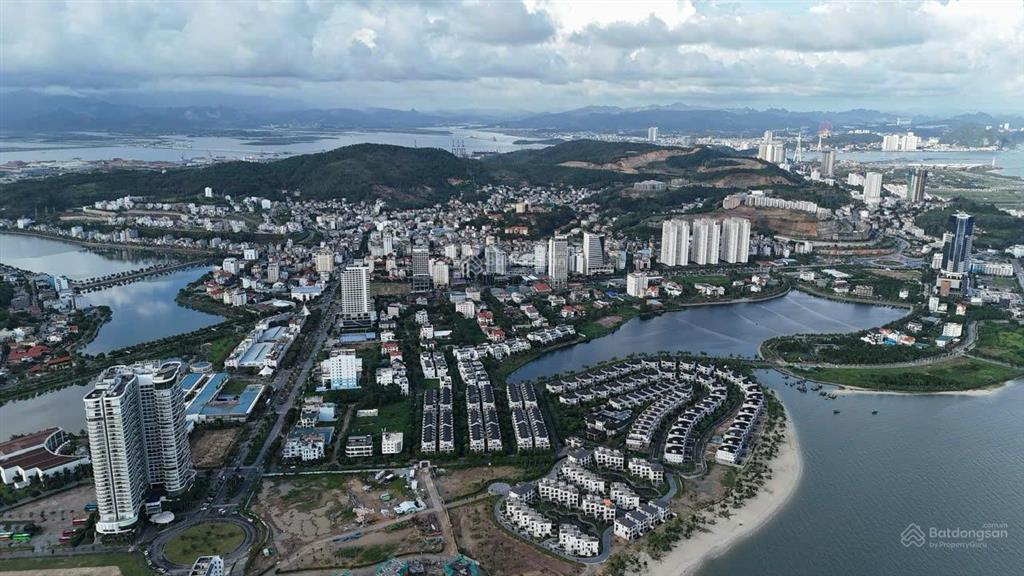 Ô đất biệt thự vip ngay giữa trung tâm bãi cháy. gần biển. khu du lịch, dân trí cao