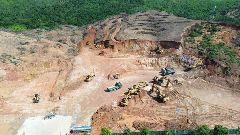 Ô đất 2 mặt tiền. bán đất tại tân an, quảng yên, quảng ninh, chỉ với 35 triệu/m2, 288m2. mt 11m