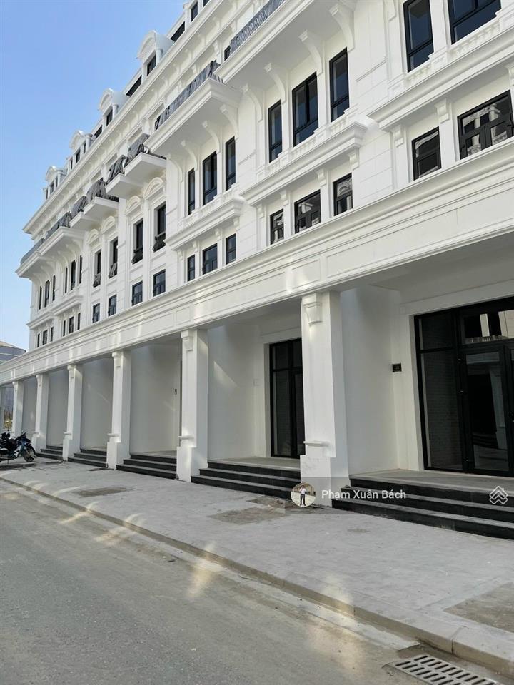 Hiếm có bán căn đập thông, mặt tiền 10m, dt 190m2, tổng mặt sàn 800m2 tại louis city hm 0982 801 ***