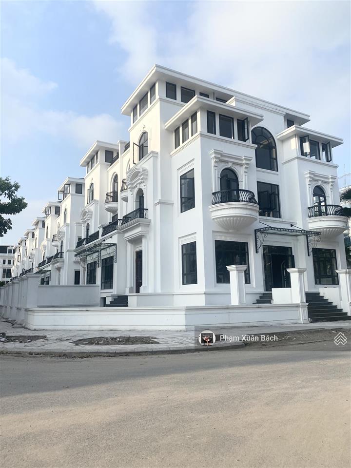 Khẳng định đẳng cấp thượng lưu với bt đơn lập vip, dt đất 533.6m2, dtxd 1200m2 chỉ có ở louis city