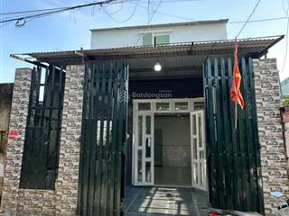 Nhà cấp 4, dt 80m2, 2phòng ngủ, sau lưng đường nguyễn khuyến. giá bán 2,2 tỷ