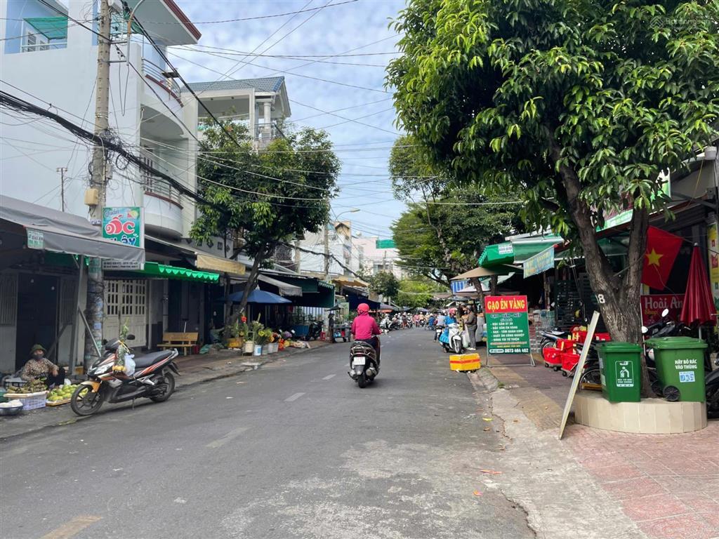 Bán nhà mt đường 7 phước bình vị trí kinh doanh gần đầu đường đỗ xuân hợp chỉ 11 tỷ.  0919 451 ***